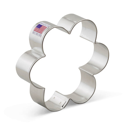 round-scalloped-cookie-cutter